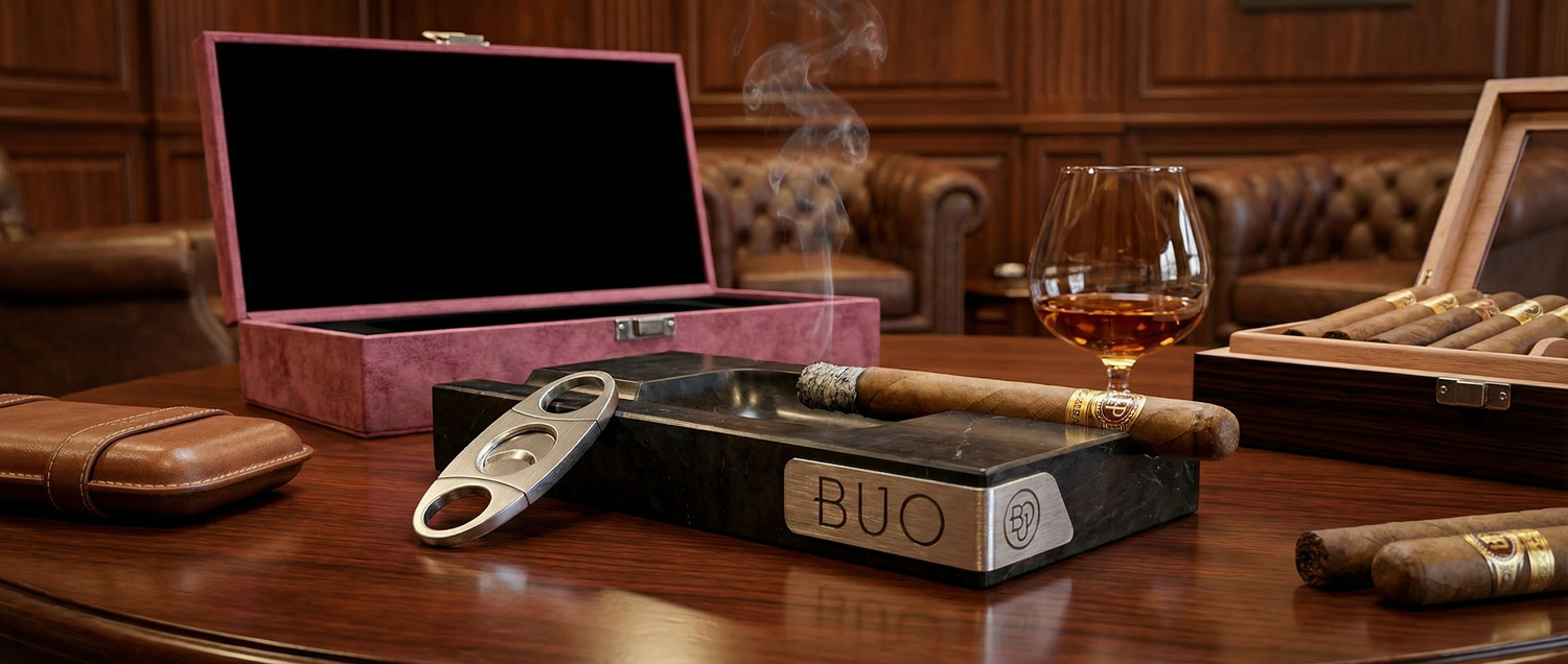 THE CIGAR LOUNGE